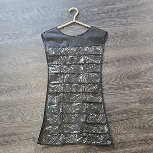 Black Dress Jewelry Holder With Pearl Hanger